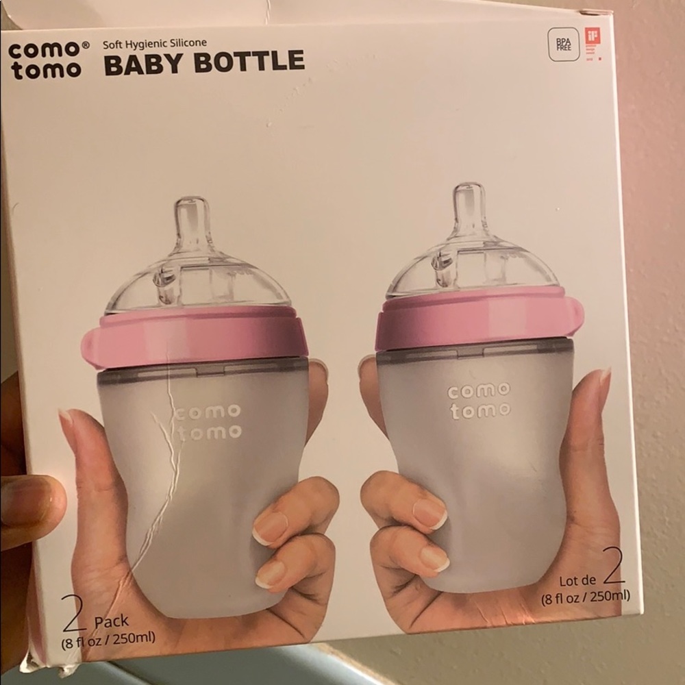 Comotomo PINK bottle NWT and 2 fast flow nipples